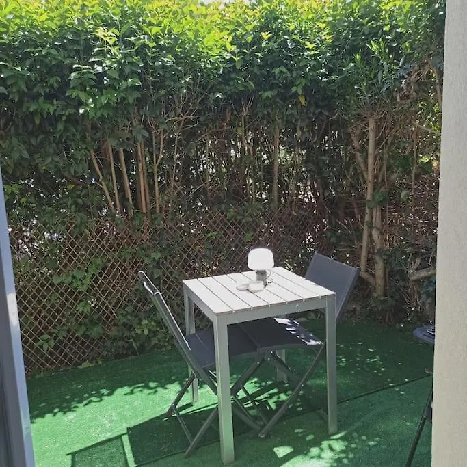 Studio Avec Terrasse Et Parking Proche Centre Ville Avignon