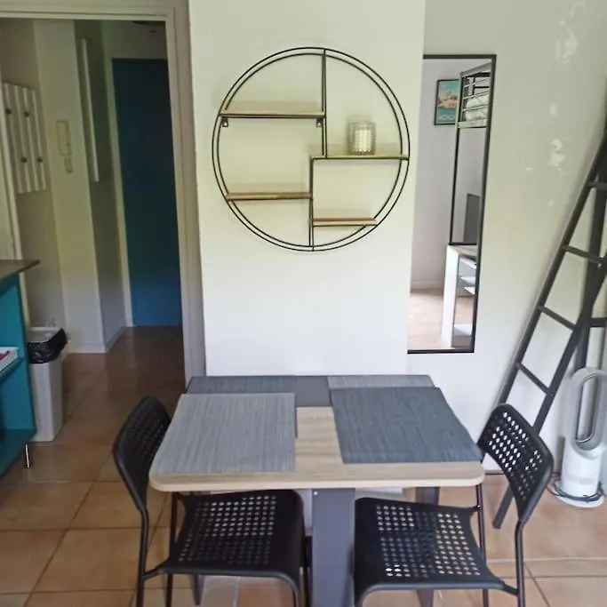 Studio Avec Terrasse Et Parking Proche Centre Ville Avignon 0*,  Franciaország
