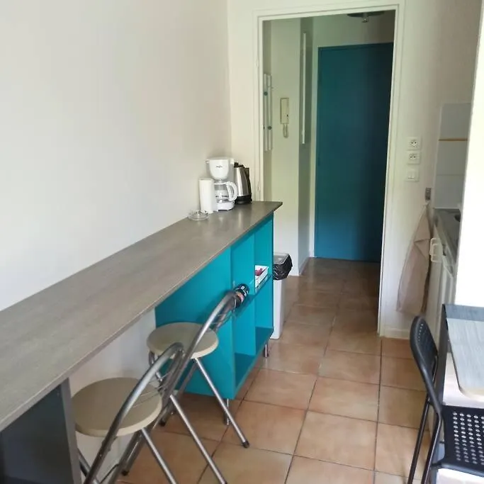 Studio Avec Terrasse Et Parking Proche Centre Ville Avignon